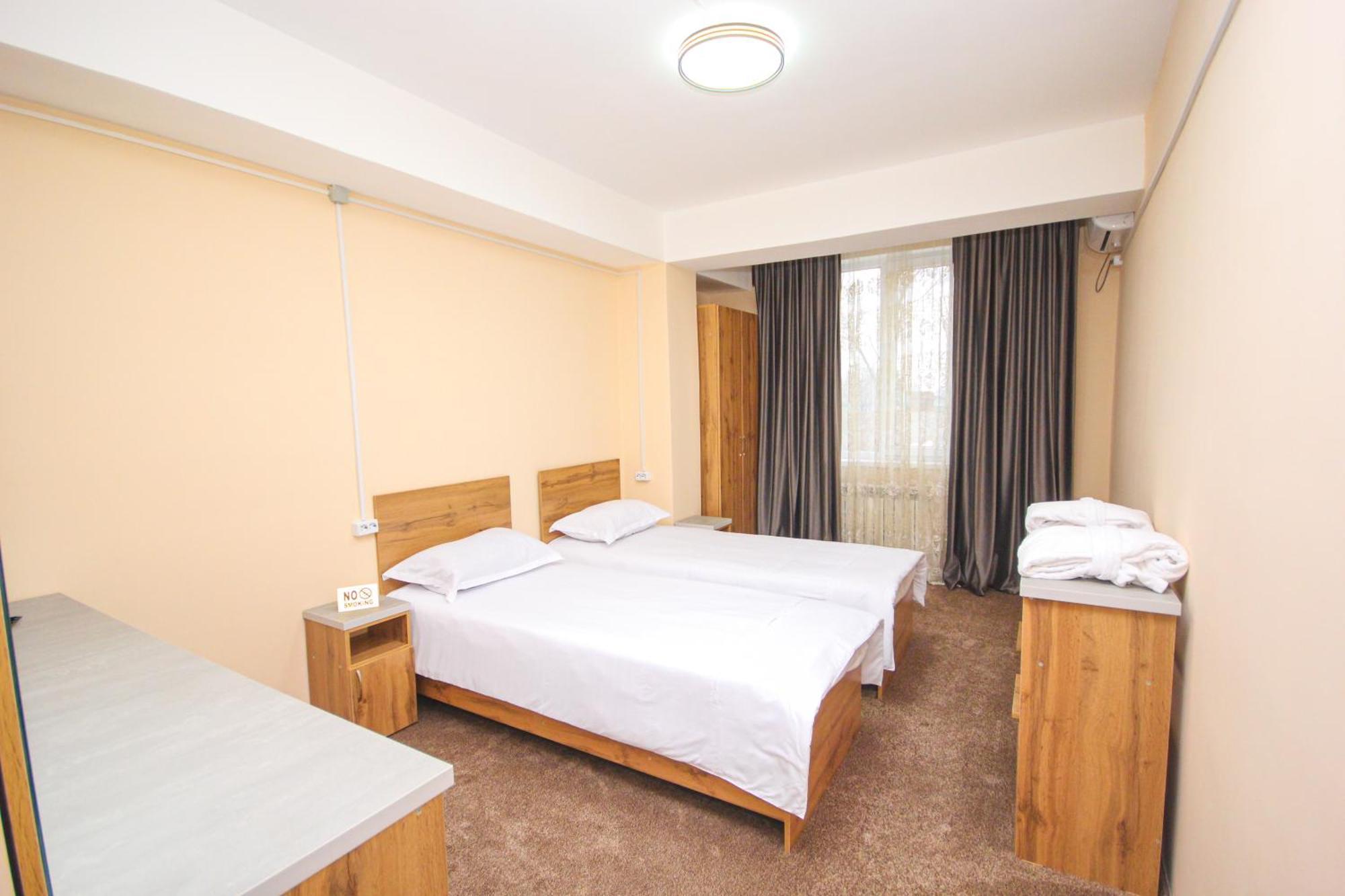 Hotel 33 Almaty Esterno foto